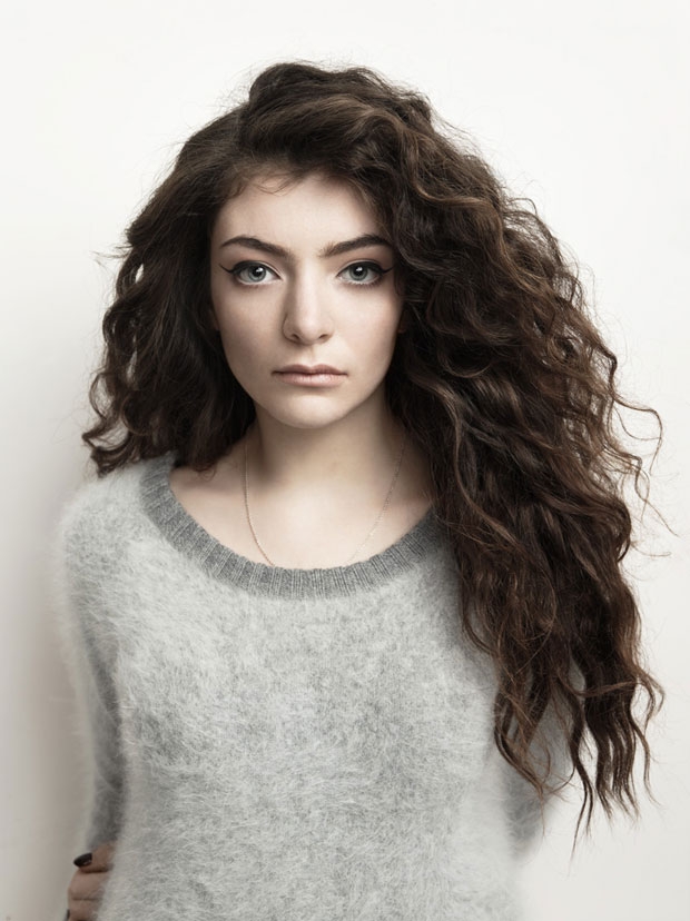 
	
	Ella Marija Lani Yelich-O'Connor là tên thật của nữ ca sĩ 17 tuổi Lorde.